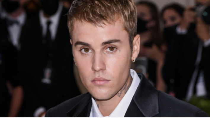 Justin Bieber paralyzed in the face: his entire American tour is postponed