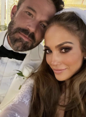 After the surprise wedding, jennife4 lopez and Ben Affleck flew to the most romantic city in the world, The love story of jlo beauty and Ben Affleck continues.